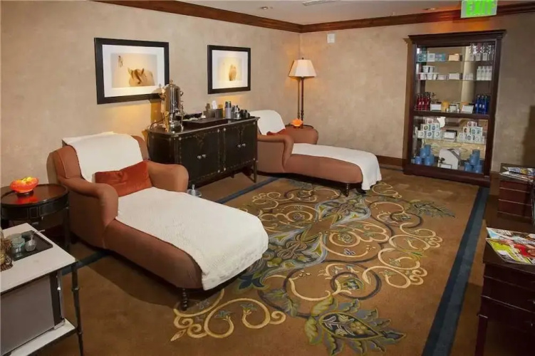 Ritz Carlton Vail #4 4 Br Condo
