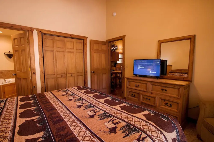 Lazy Pines Lodge by RedAwning