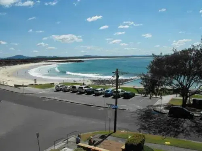 Beachpoint, Unit 202, 28 North Street