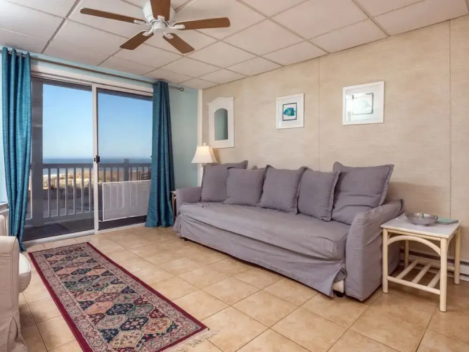46th St Windjammer 207 1Br Condo