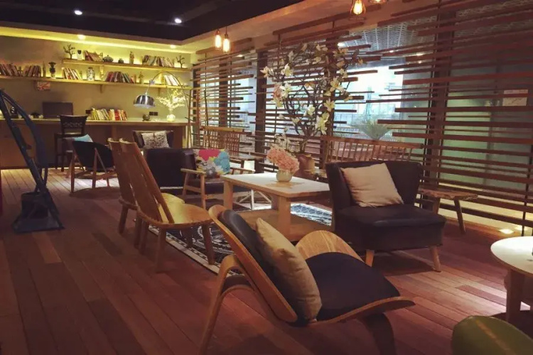 ChonpinesHotel