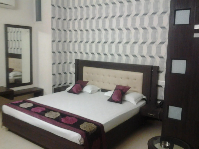 OYO 8627 Hotel Space