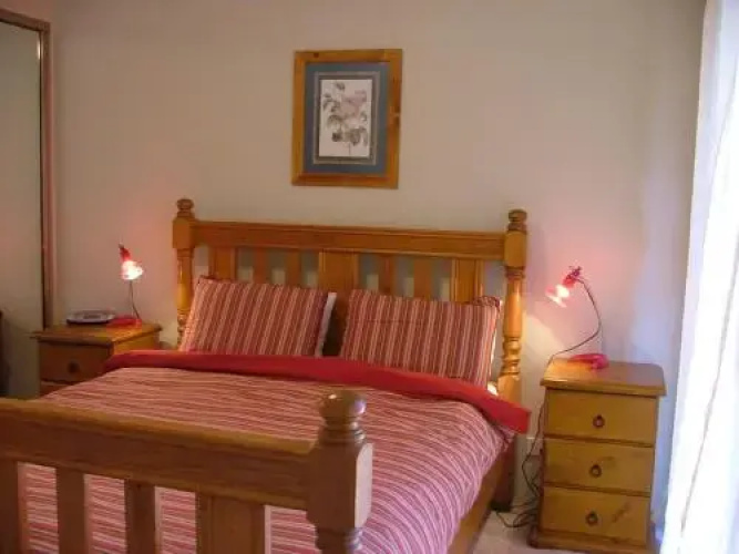 Renas Court, Unit 6, 72 Little Street
