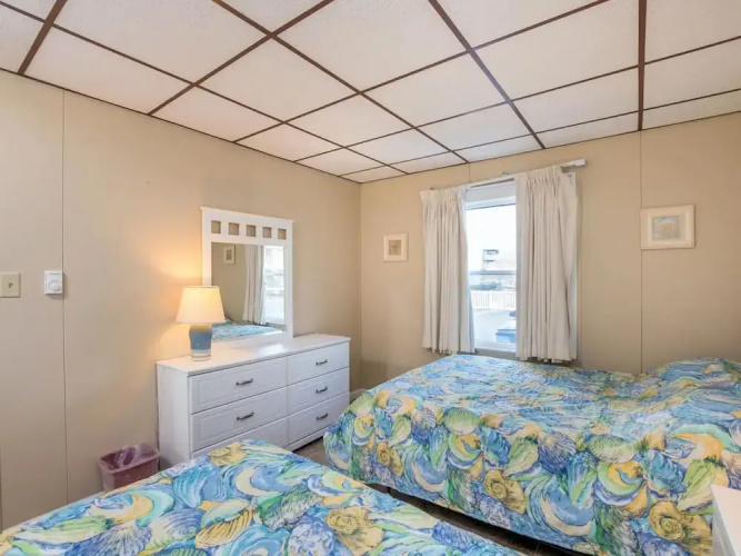 46th St Windjammer 104 1Br Condo