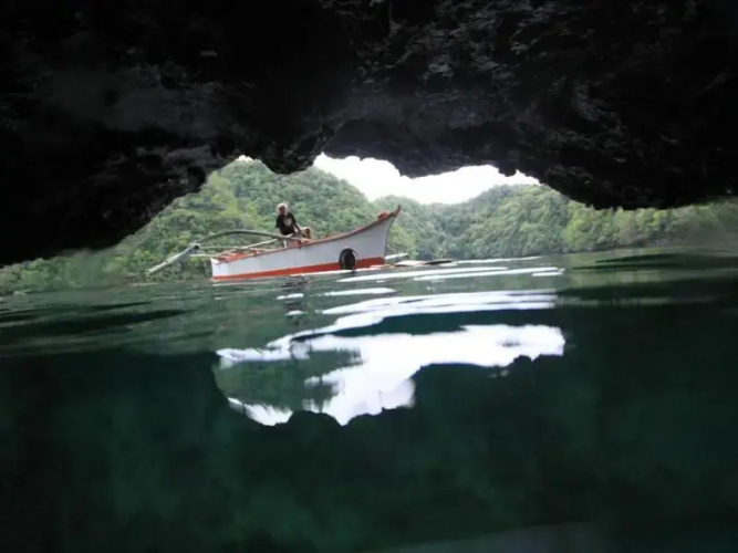 Hidden island resort