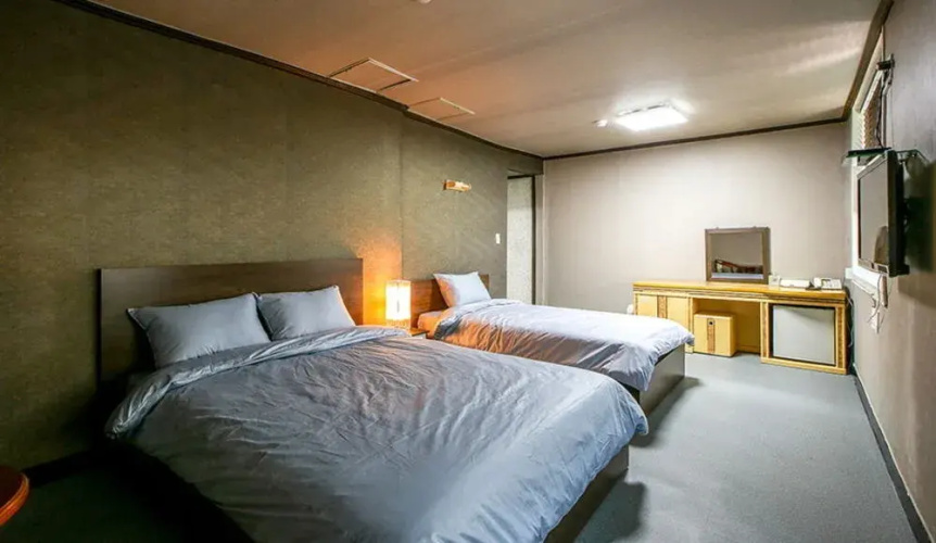 Seven Motel