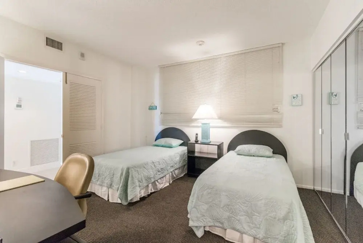 Longboat Key 07 - 2 Br Condo