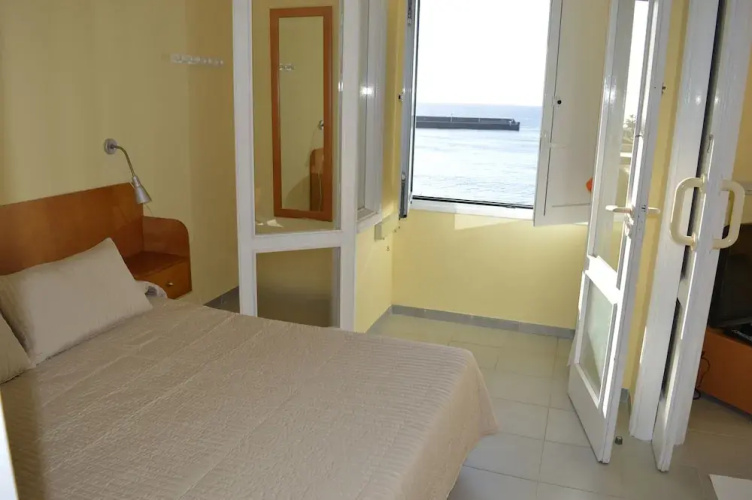 Edificio Playa Chica