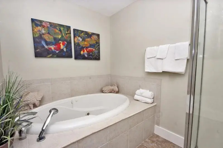 Island Tower 2203 - 3 Br condo