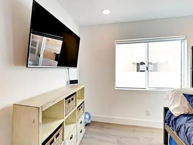 918 W Balboa Blvd Condo Unit A