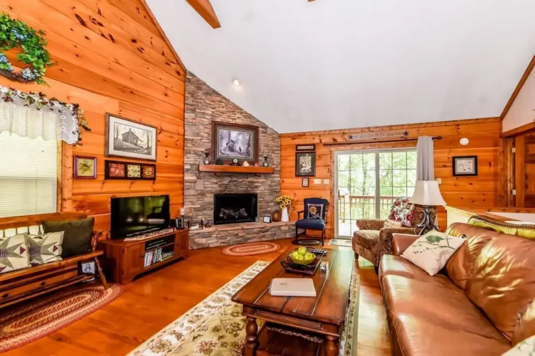 Candlelight - 2 Br home by RedAwning