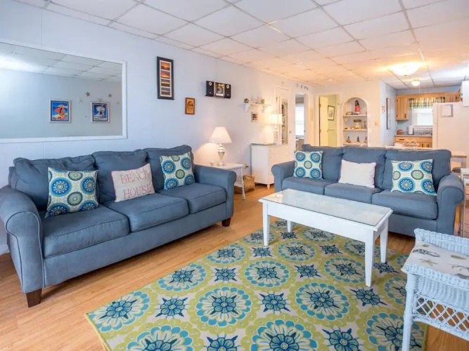 46th St Windjammer 302 1Br Condo