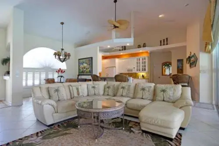 Waterfront Villa Id2621