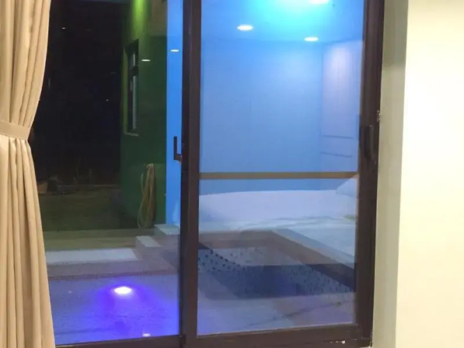 Color Hostel