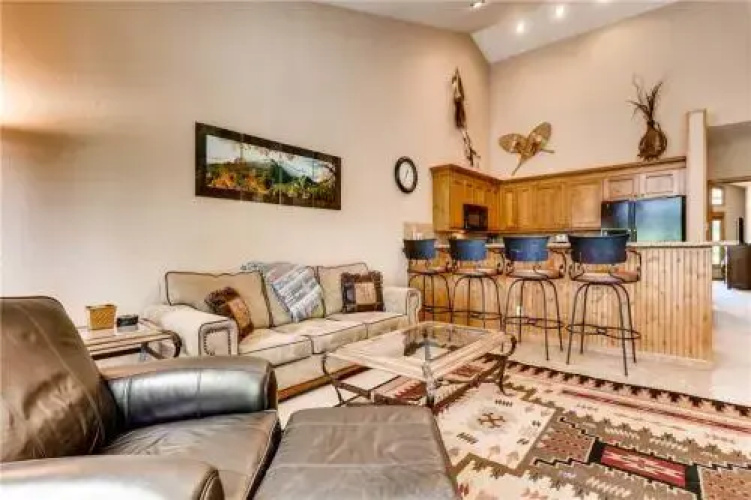 One Breckenridge Place #6