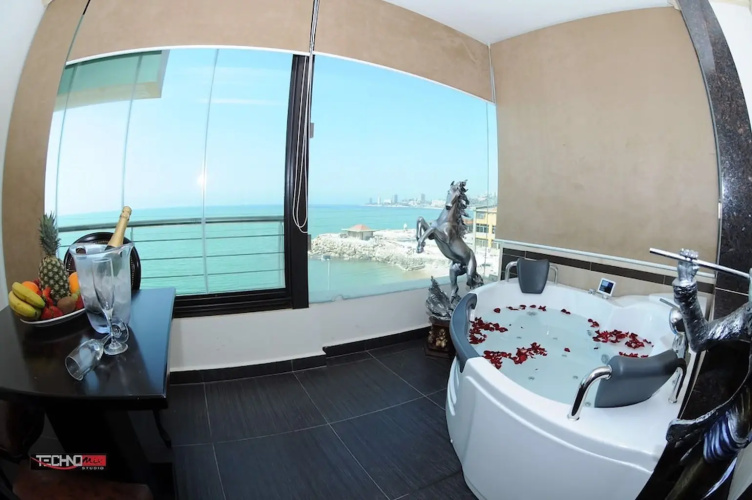 Bay 183 Hotel
