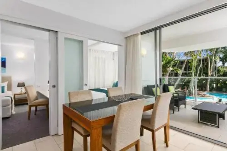 Palm Cove Beach Apartment
