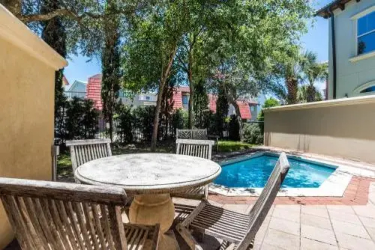 2216 Hwy 83S Eureka - Four Bedroom House