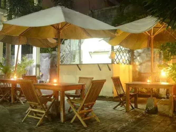 Warung Coco Poppies 2