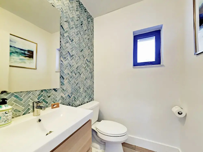 Contemporary - 3 Br Home