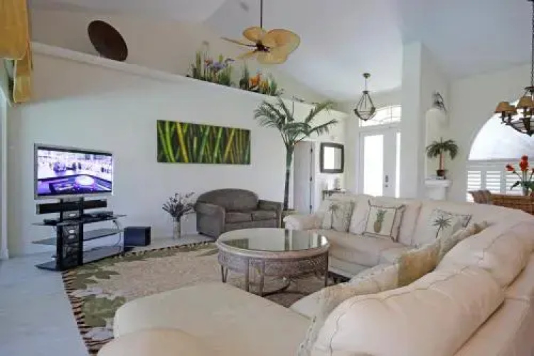 Waterfront Villa Id2621