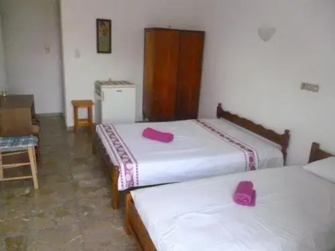 Nikos Rooms