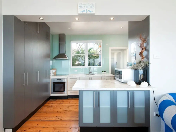Sandy Point Road, 6, Mermaids Rest
