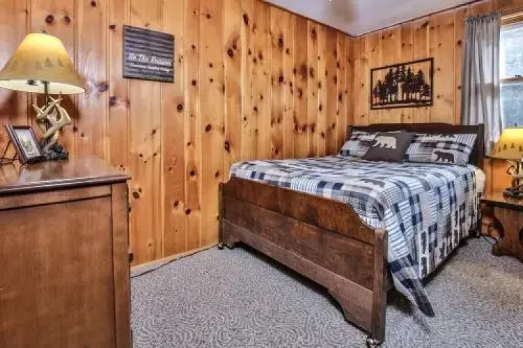 Cedar Lodge - 3 Br Cottage