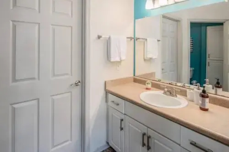 Bright 2BR Apt South Tempe byWanderJaunt