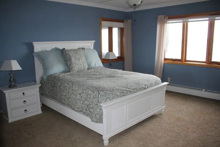 Off the Hook Bed and Breakfast