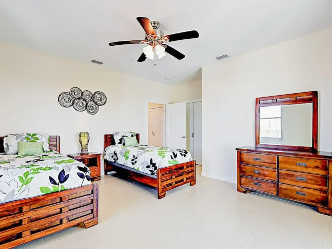 128 E Amberjack Condo Unit 4 - 3 Br condo by RedAwning
