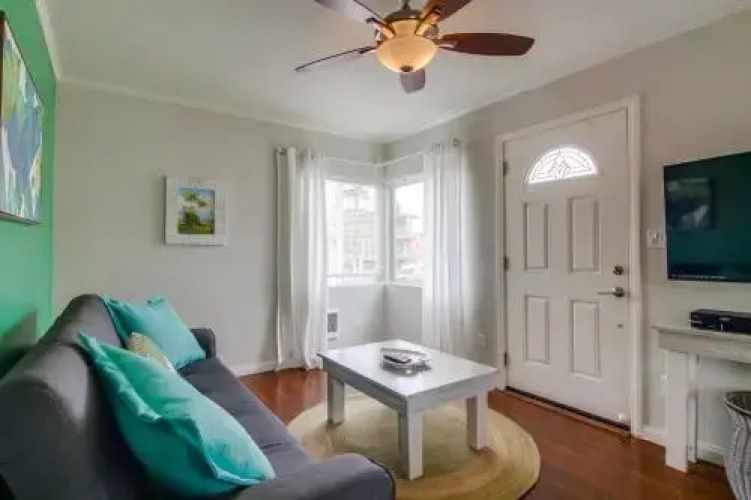 Manhattan Shores 1B