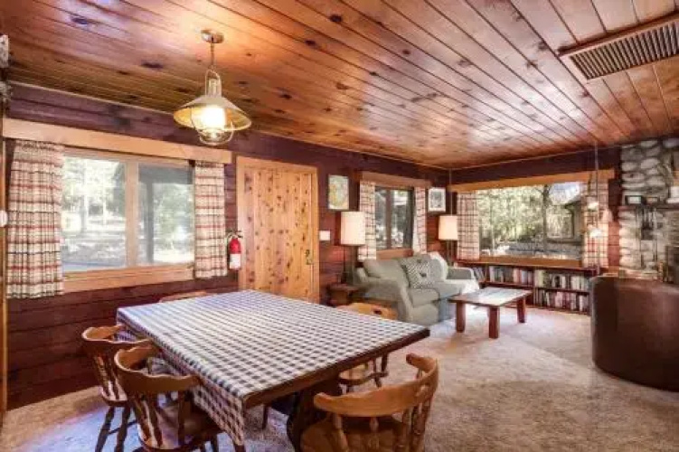 Creekside Cabin
