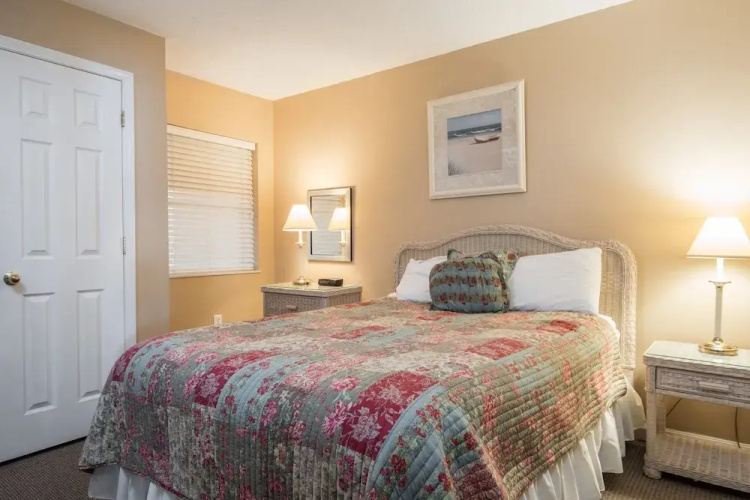 Ashworth - 1601 - 4 Br Condo
