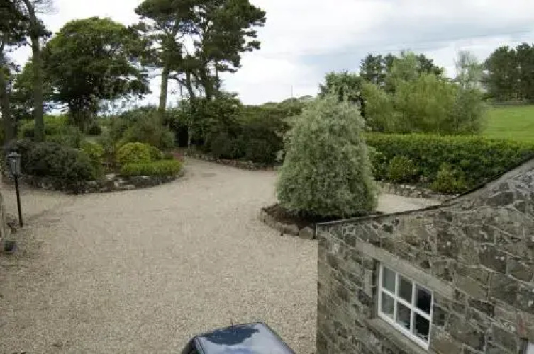 Shola Coach House
