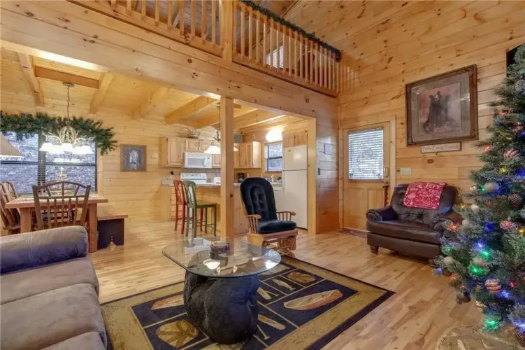 Grin and Bear It - Three Bedroom Cabin