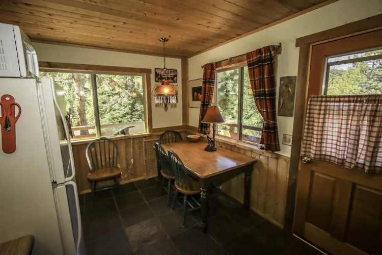 Aspen Chalet - 3 Br home by RedAwning