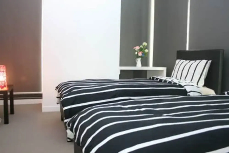 Luxury Two Bed Apt Swimming Pool