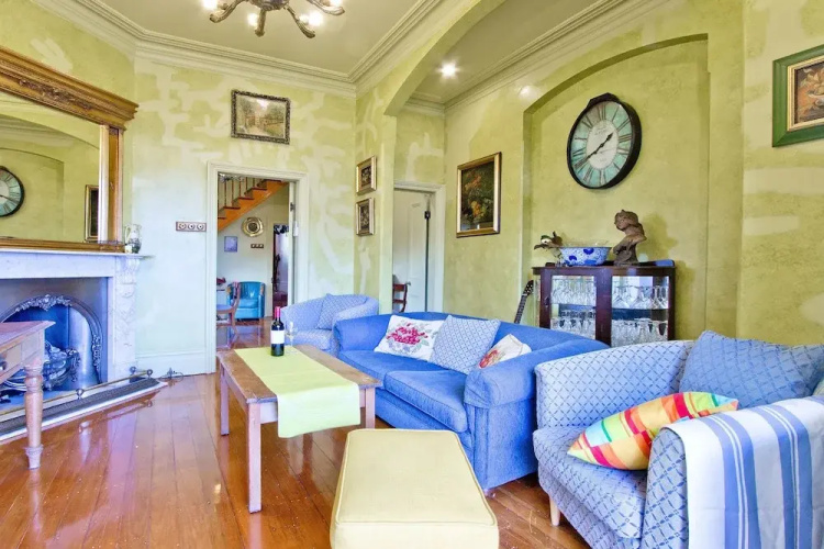 Breathtaking Views in Spacious Balmain House