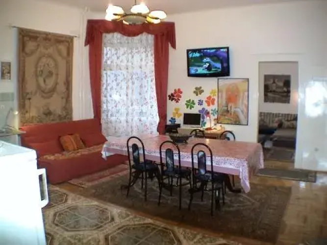 Garibaldi Guesthouse Apartments