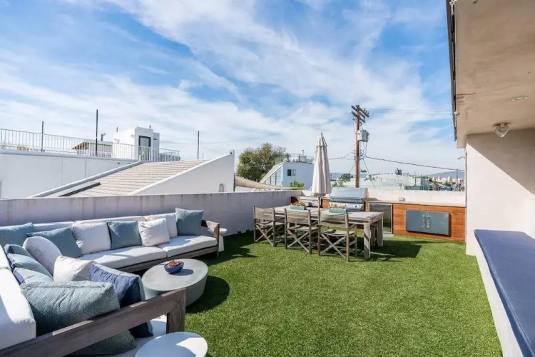 New Architectural House Rooftop Deck 3BD