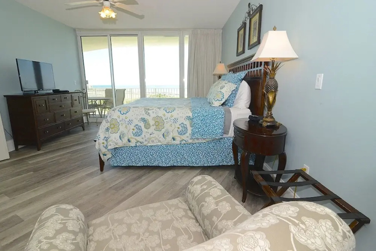 Caribe Resort 811B