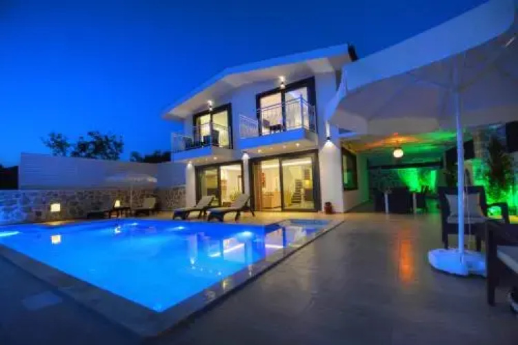 Aldora Villa