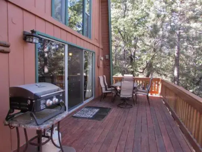 070 Tree Top Cabin
