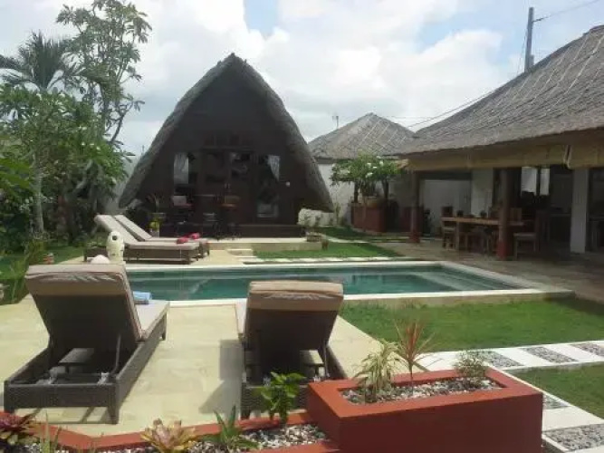 Villa Sesapi Putih