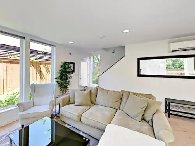 921 29th Ave S Home