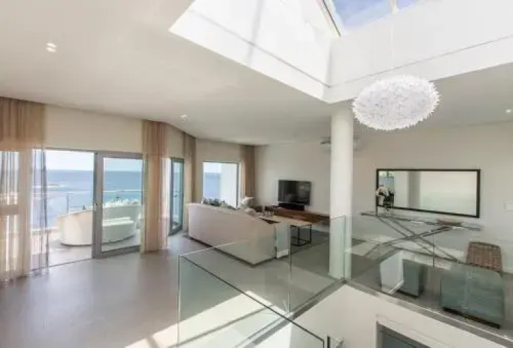 62 Camps Bay