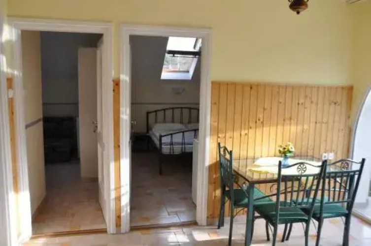 Julius Apartmanhaz