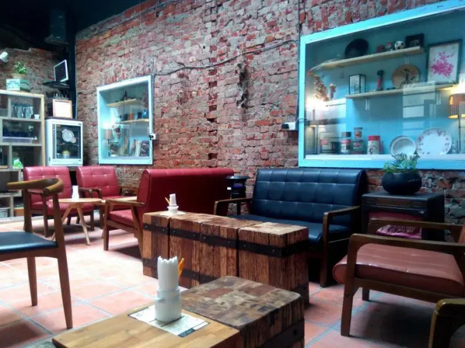 Move-Together cafe hostel