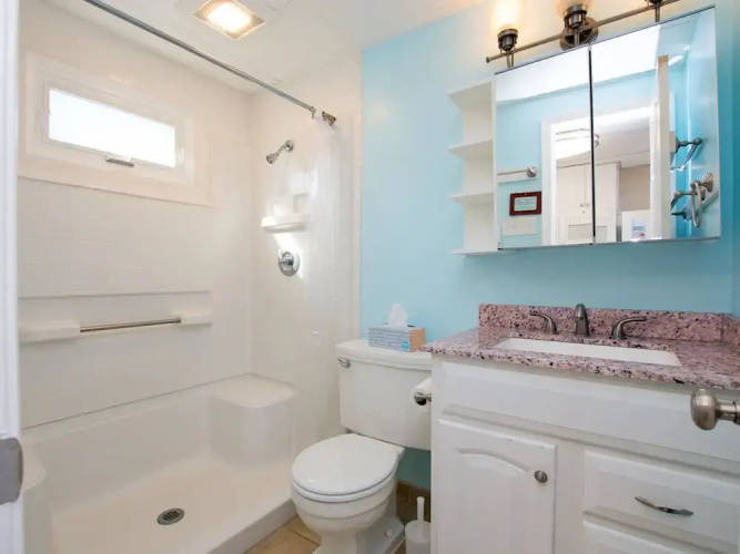 46th St Windjammer 207 1Br Condo